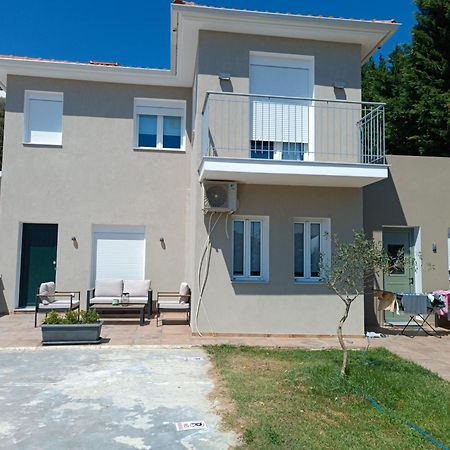 Maya apartments Skiathos Town Bagian luar foto